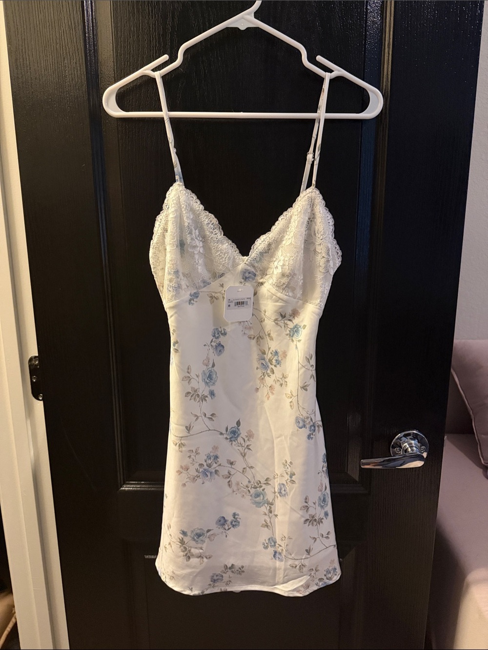 Altar’d State Classic Floral Lace Dress - White with Blue Floral